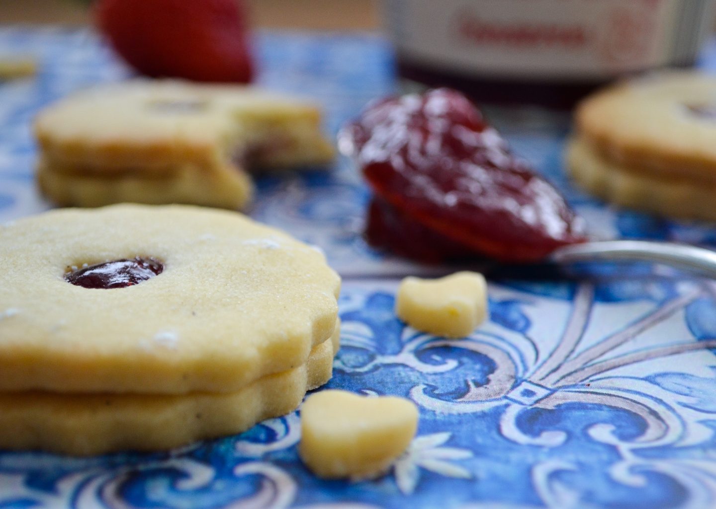how to make your own jammie dodgers